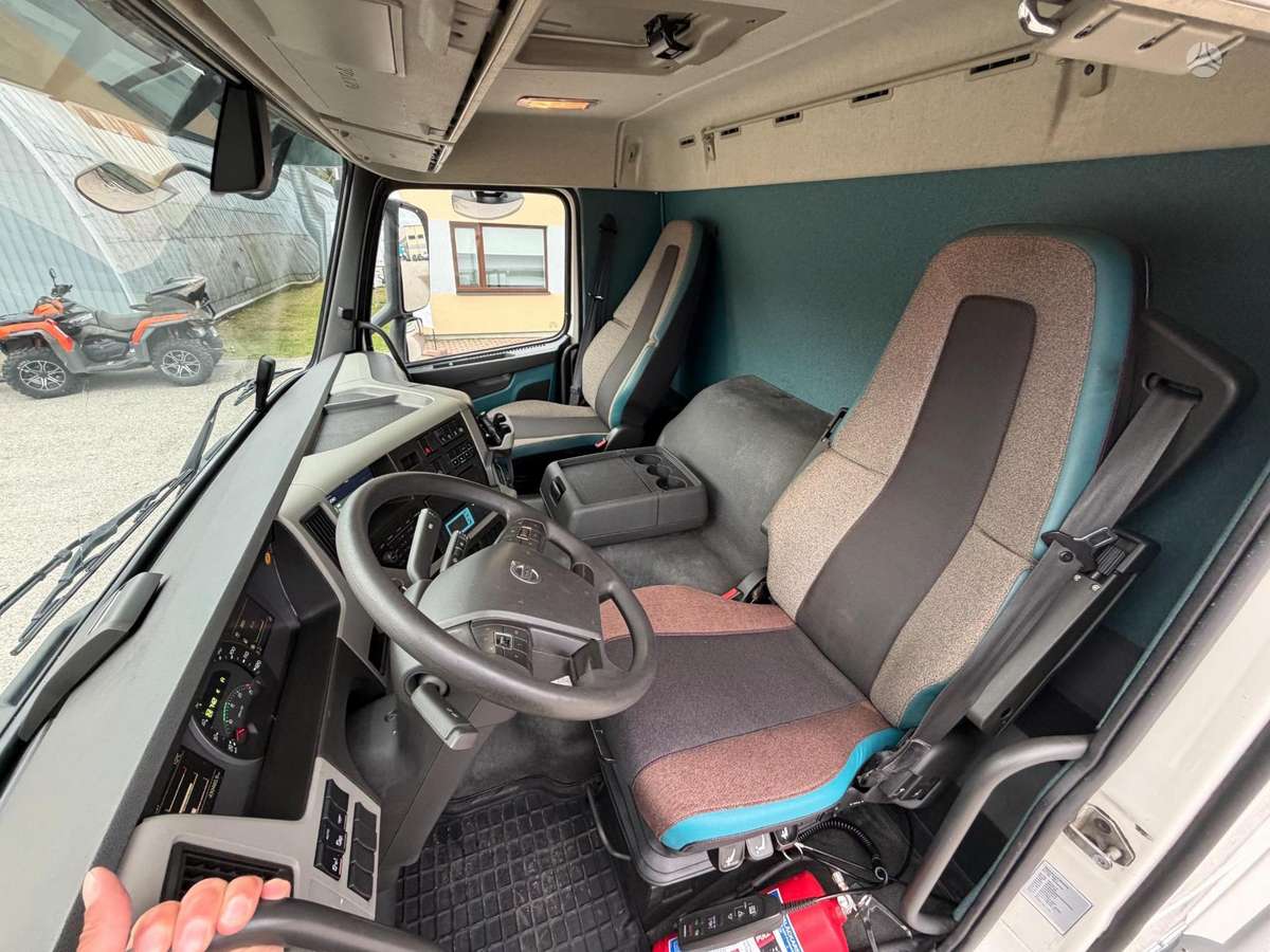 Volvo FM330 4x2, рефрижераторы