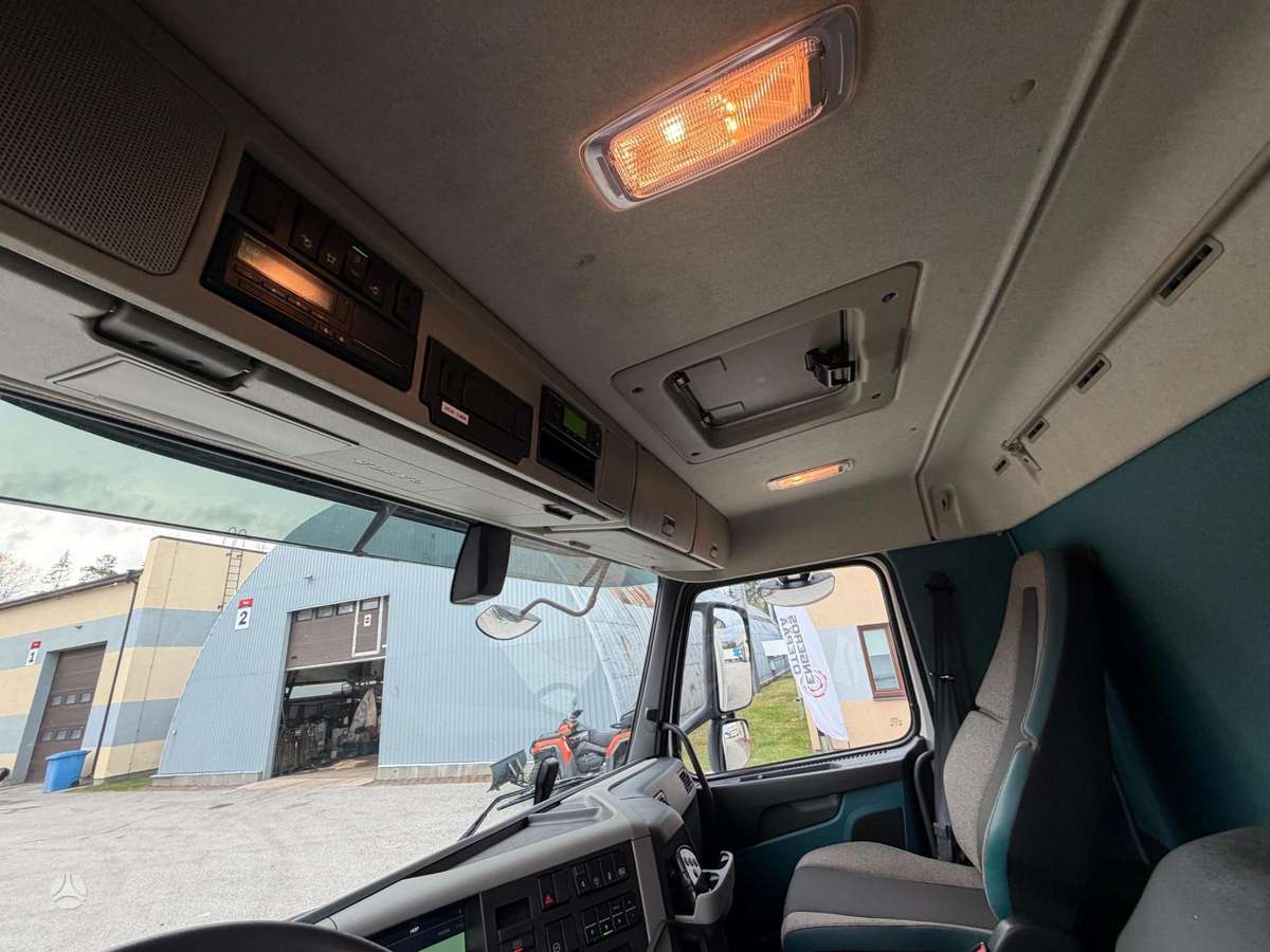 Volvo FM330 4x2, šaldytuvai