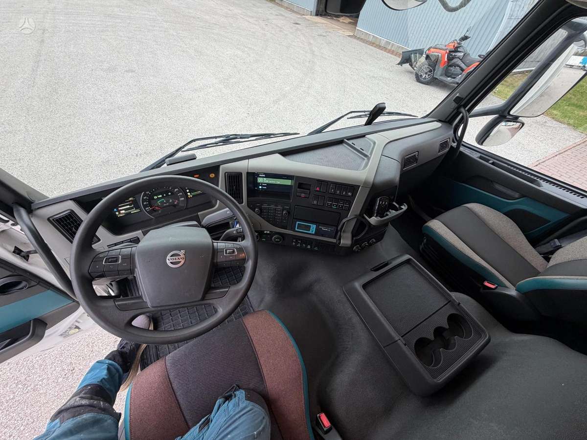 Volvo FM330 4x2, šaldytuvai