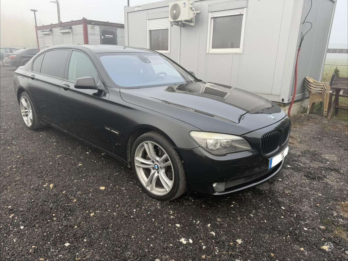 BMW 730, 3.0 l., Седан