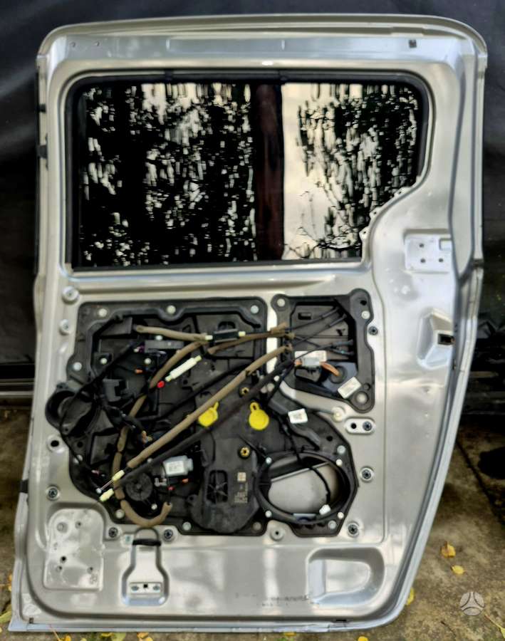 Chrysler Pacifica body parts