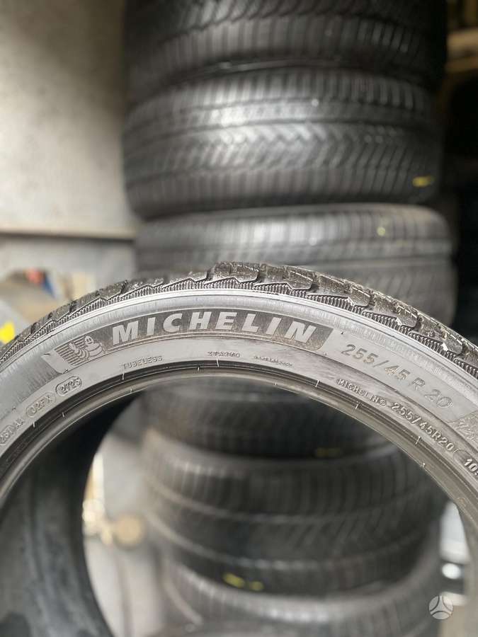 Michelin, žieminės 255/45 R20