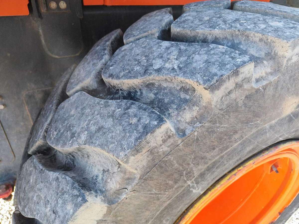 Komatsu WA200PZ, frontal loader