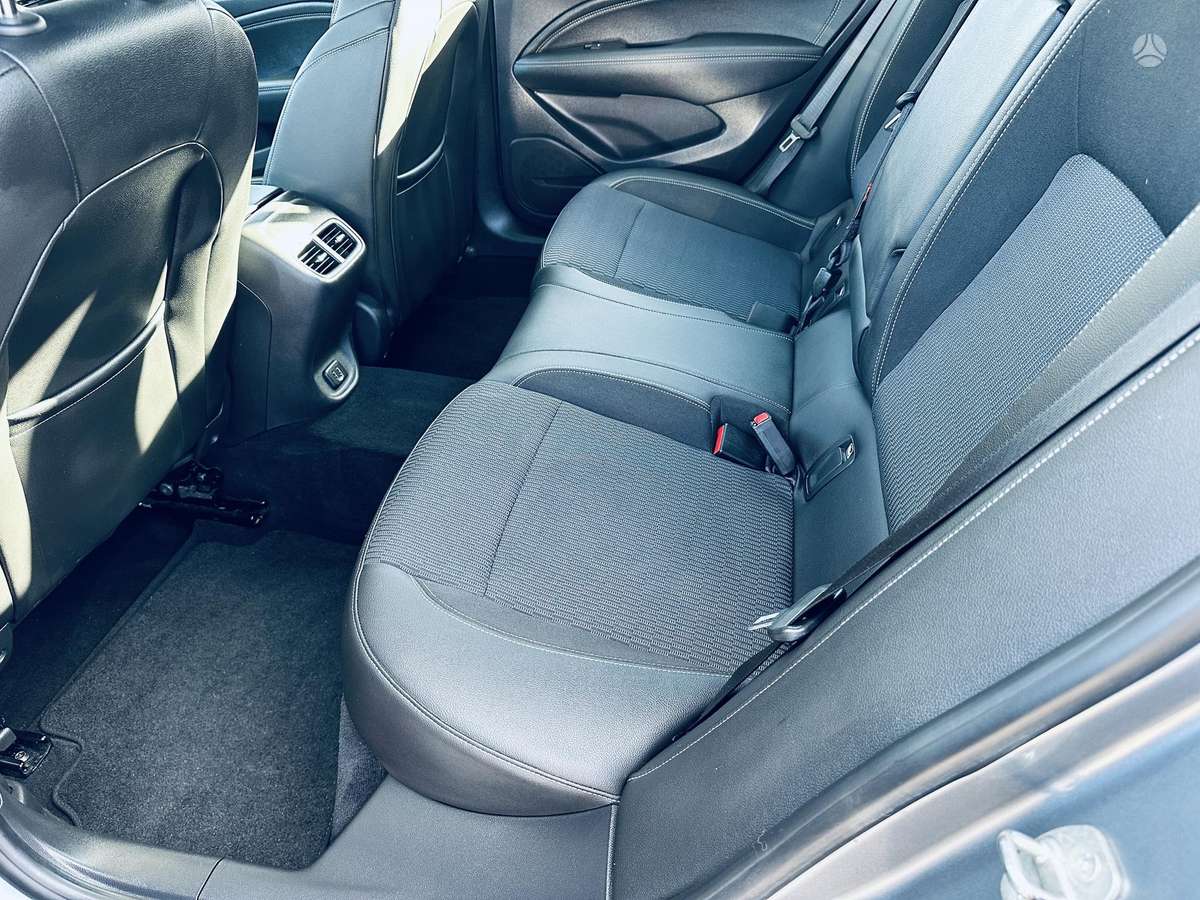 Opel Insignia, 1.6 l., hatchback