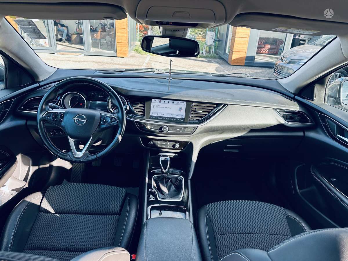 Opel Insignia, 1.6 l., hatchback