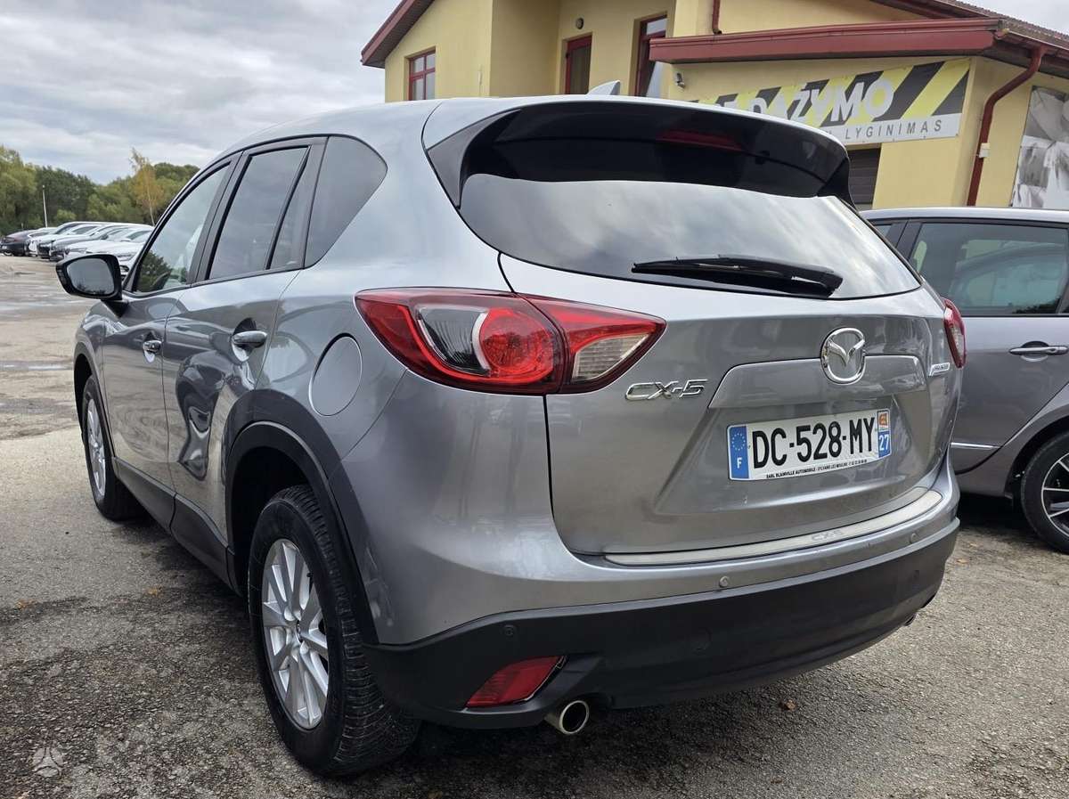 Mazda CX-5, 2.2 l., off-road / crossover