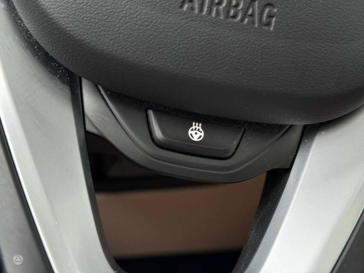 BMW 320, universalas
