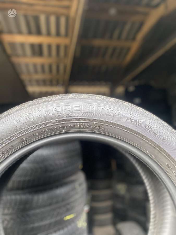Nokian, žieminės 255/50 R20