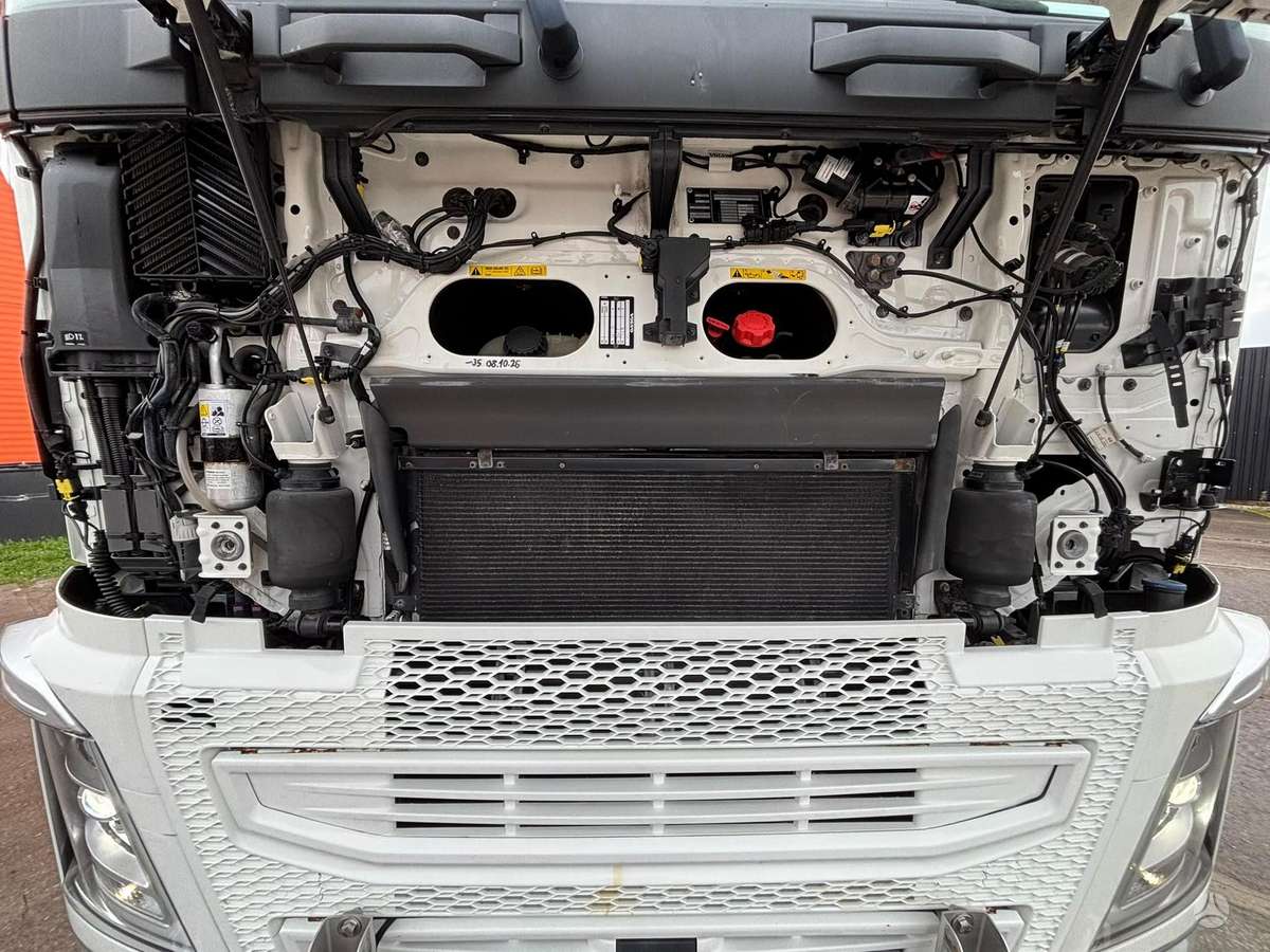 Volvo FH 500 6x2*4, шасси