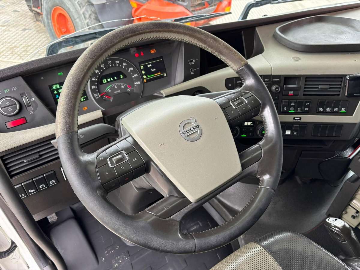 Volvo FH 500 6x2*4, шасси