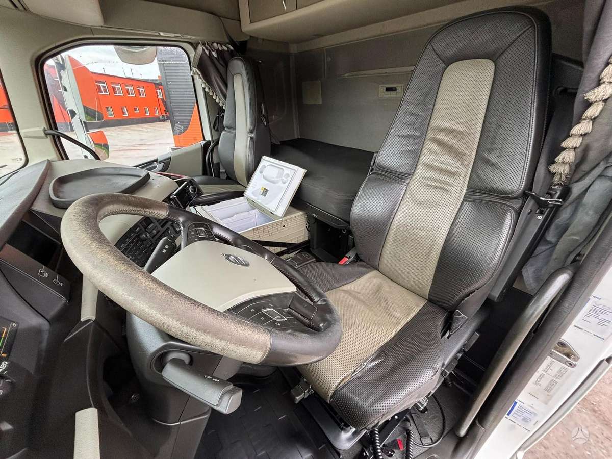 Volvo FH 500 6x2*4, шасси