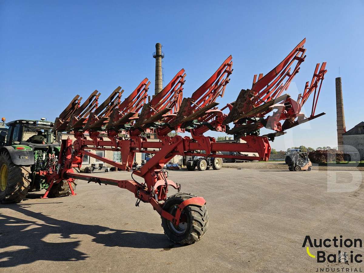 -Kita- VN plus Hektor 1000, ploughs