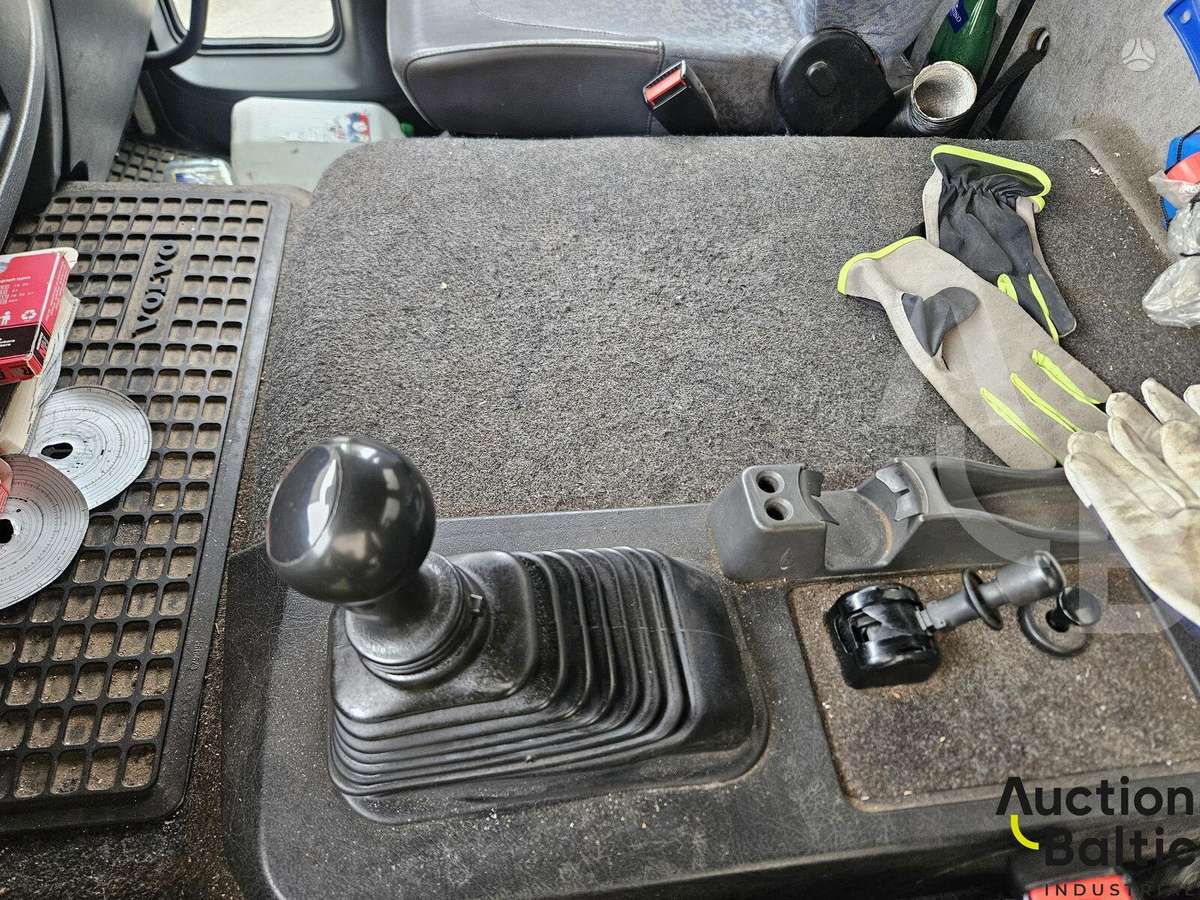 Volvo FL612, kietašoniai