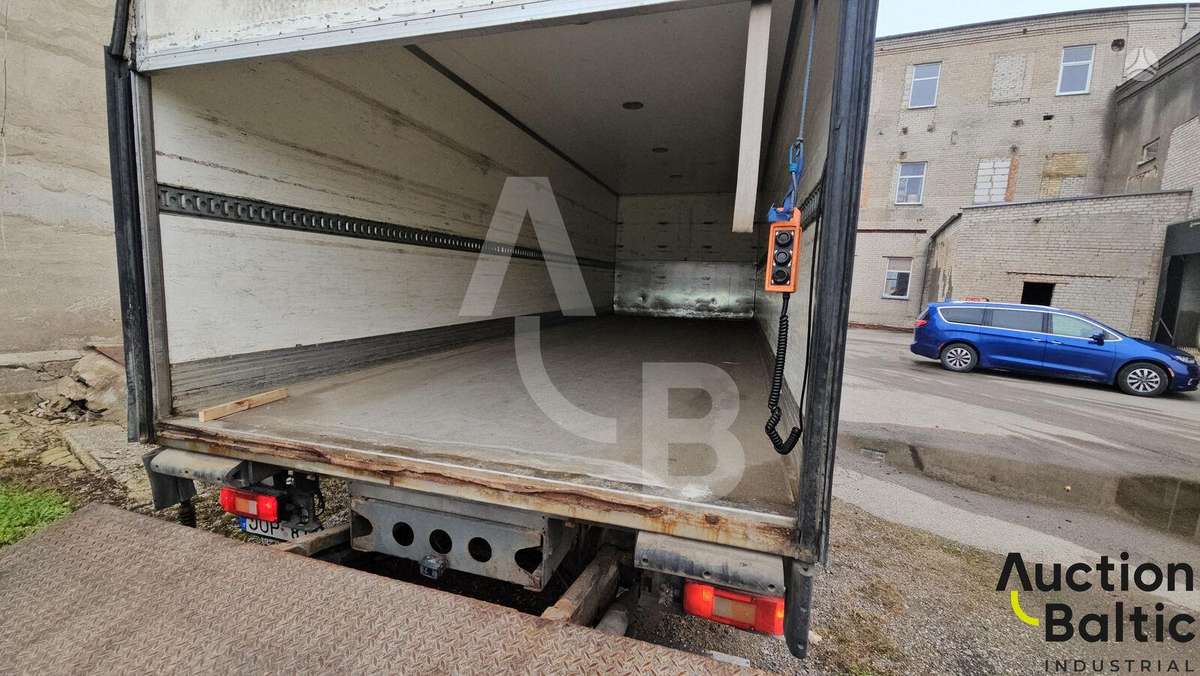 Volvo FL612, фургоны-боксы