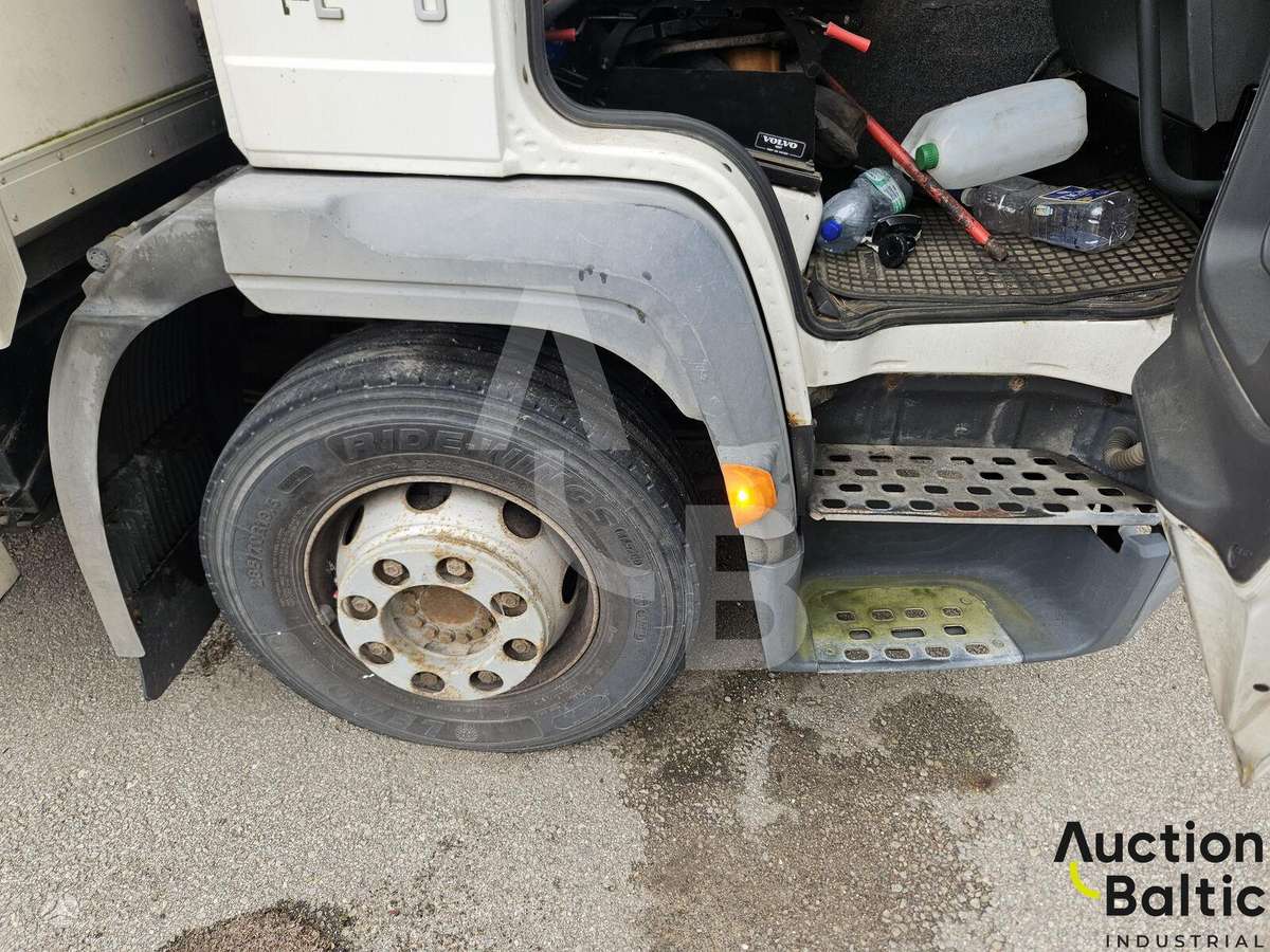 Volvo FL612, kietašoniai