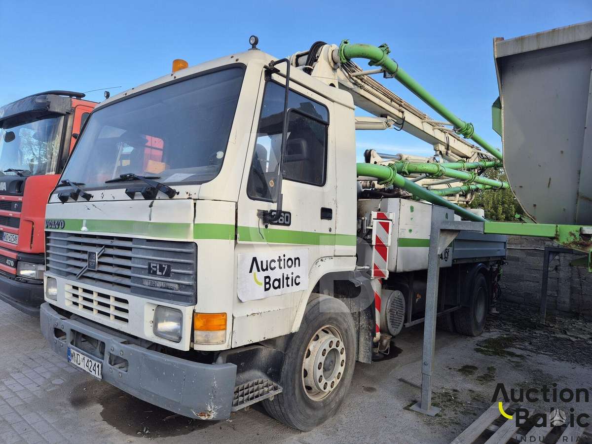 Volvo FL7, concrete pump