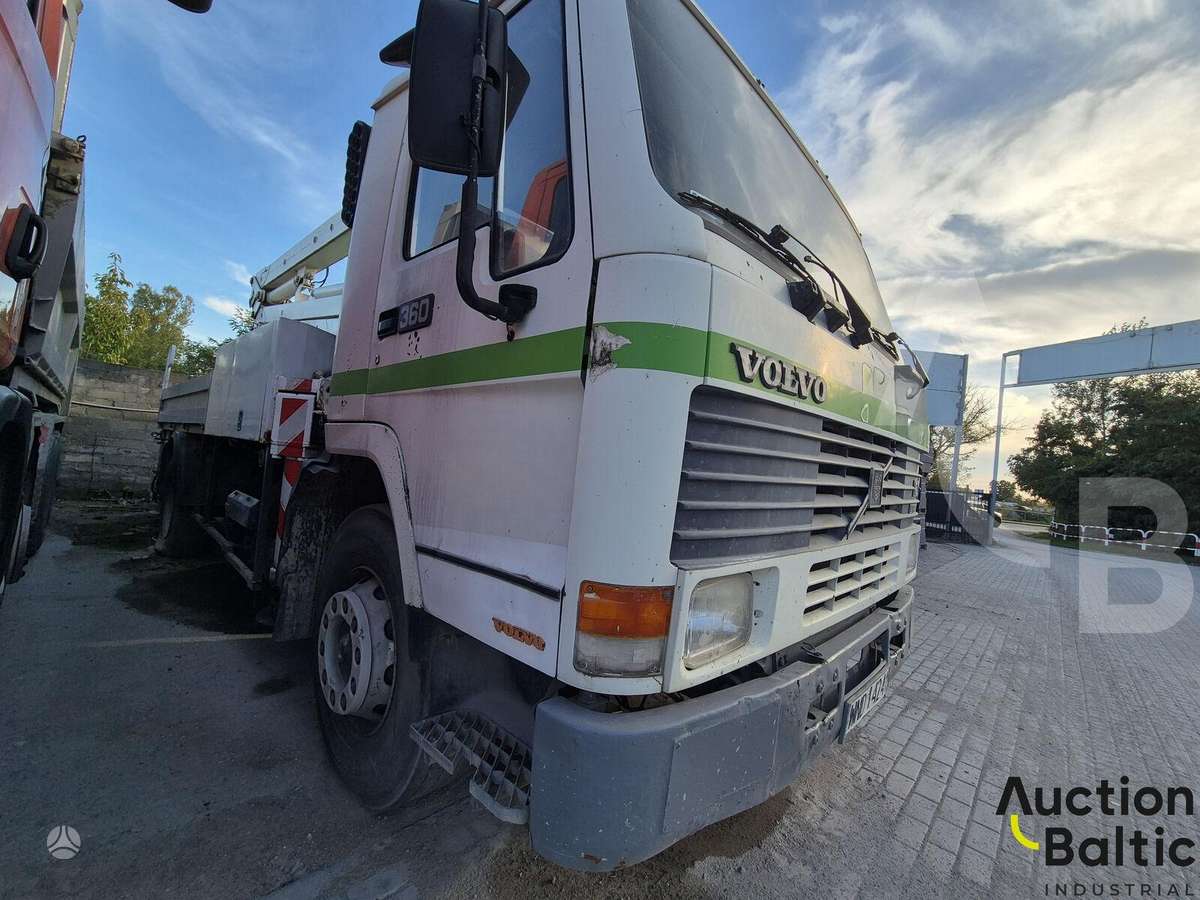 Volvo FL7, concrete pump