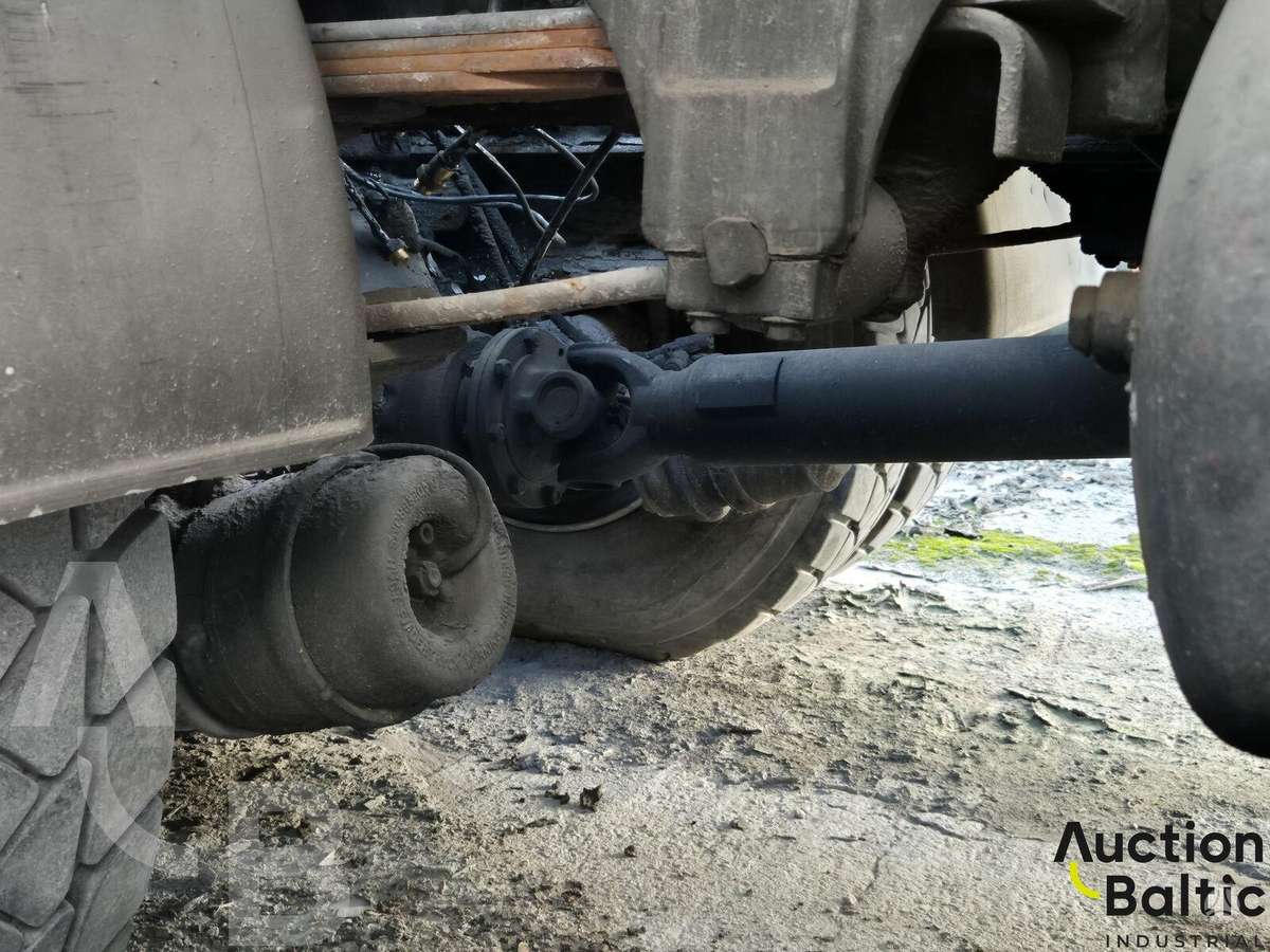 Volvo FL7, concrete pump