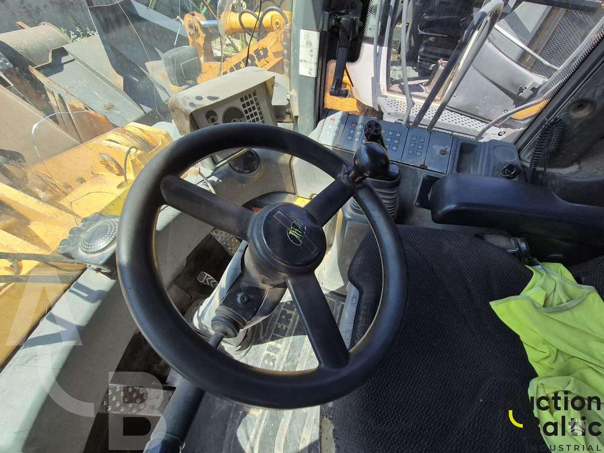 Liebherr L 556, frontal loader