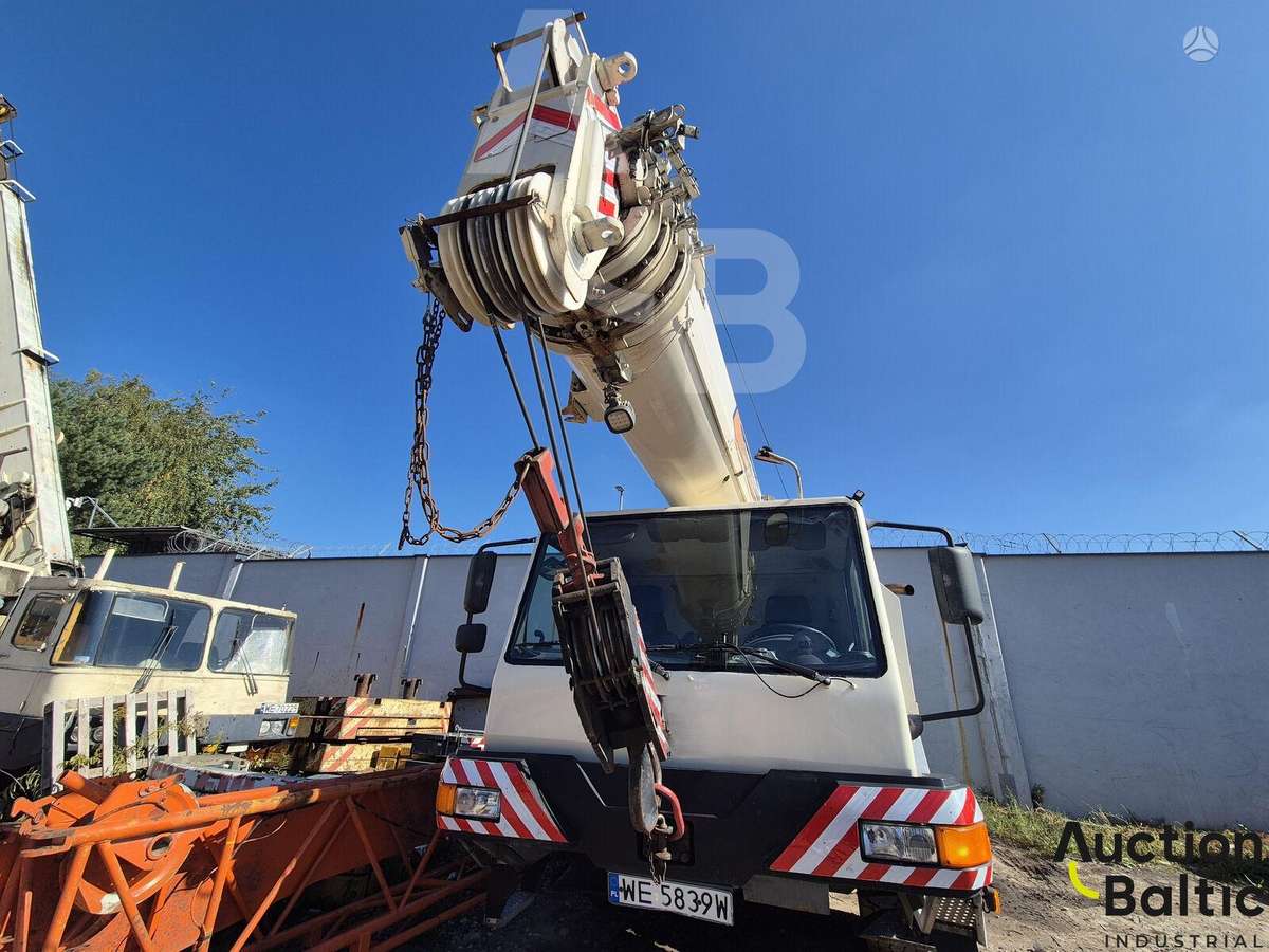 Liebherr LTM 1030-2, crane