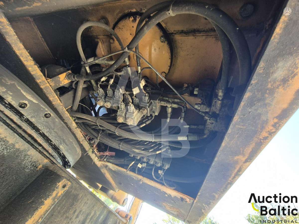 Case WX 120, excavator