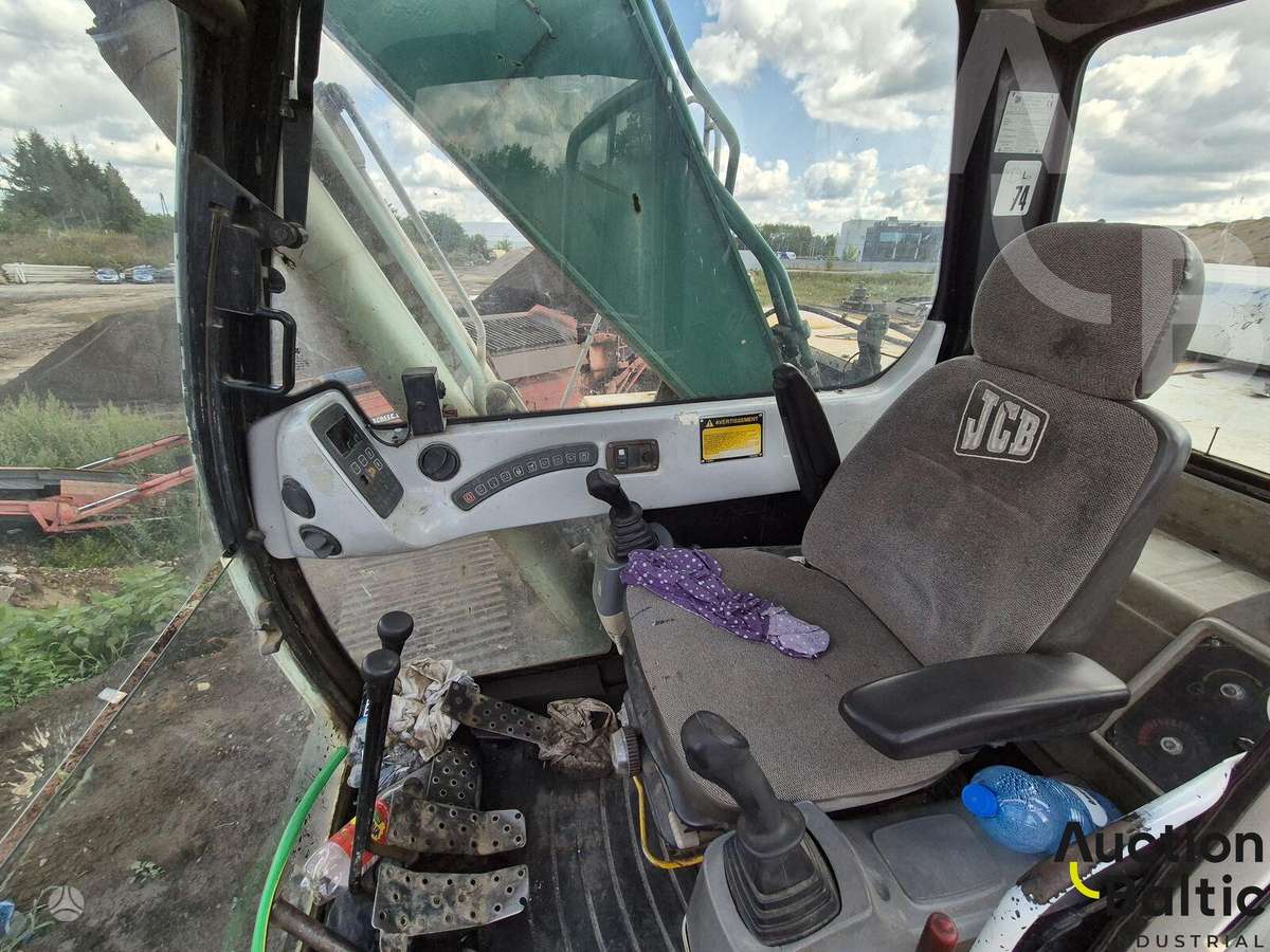 JCB JS 220 L, ekskavatori
