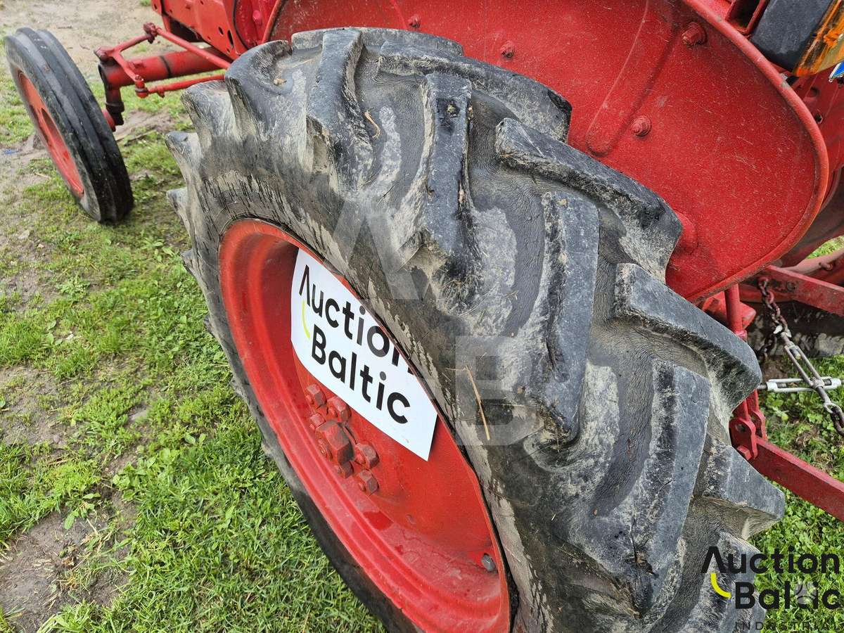 Volvo T-425, tractors