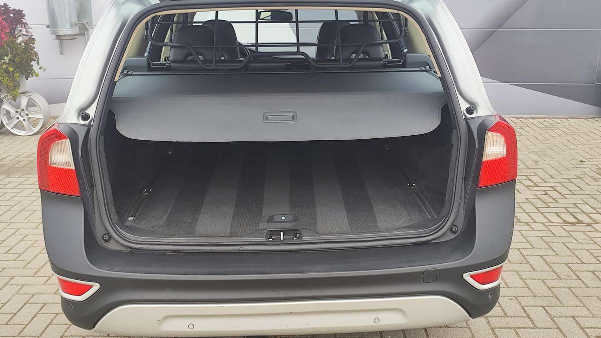 Volvo XC70, 2.4 l., wagon