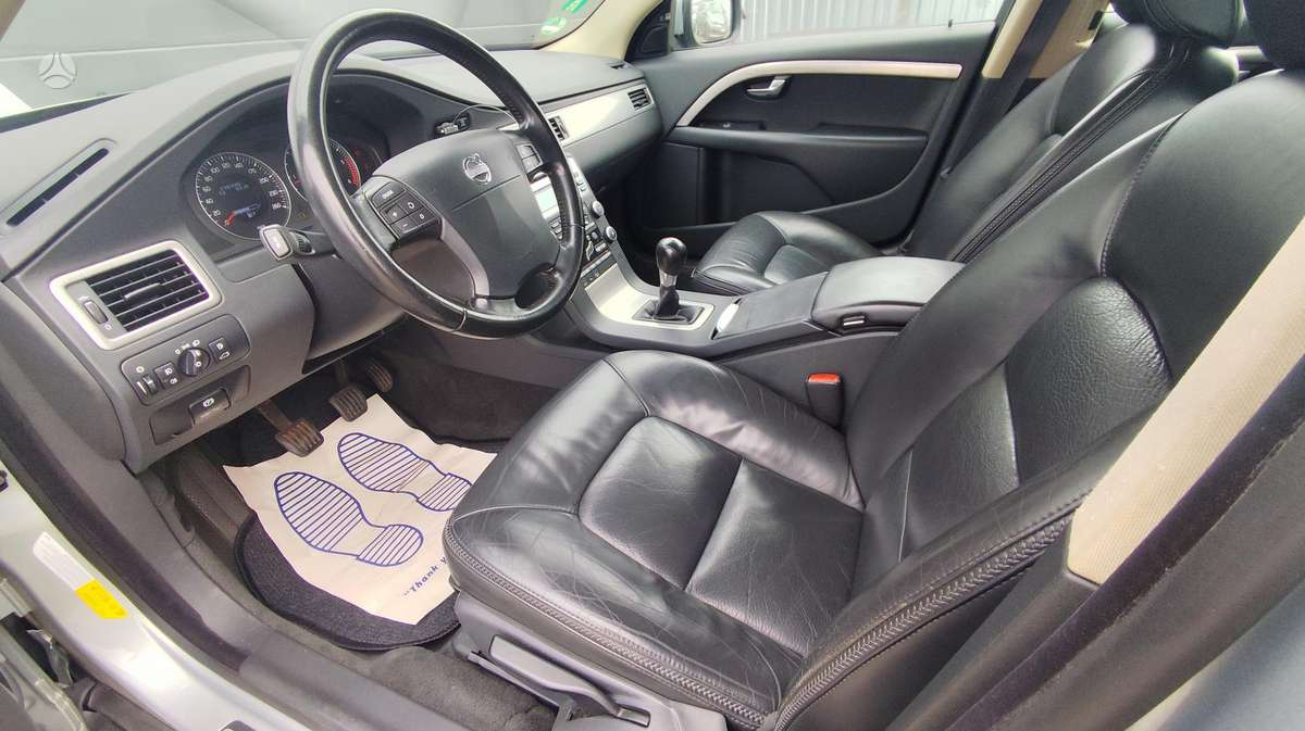 Volvo XC70, 2.4 l., wagon