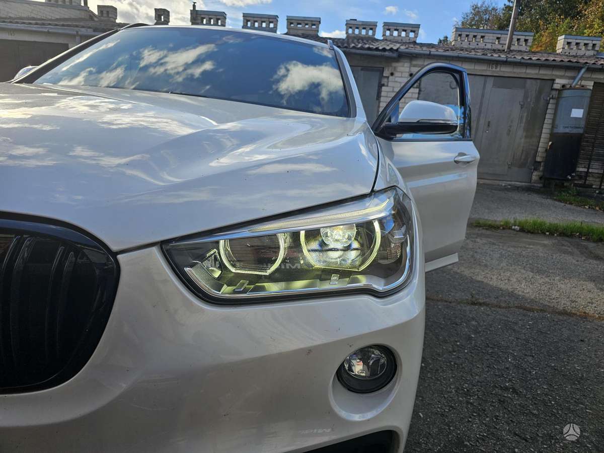 BMW X1 lights