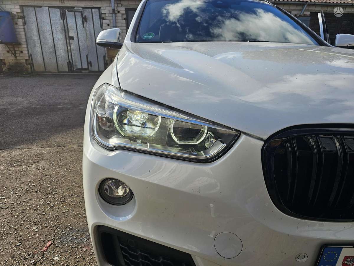 BMW X1 фары