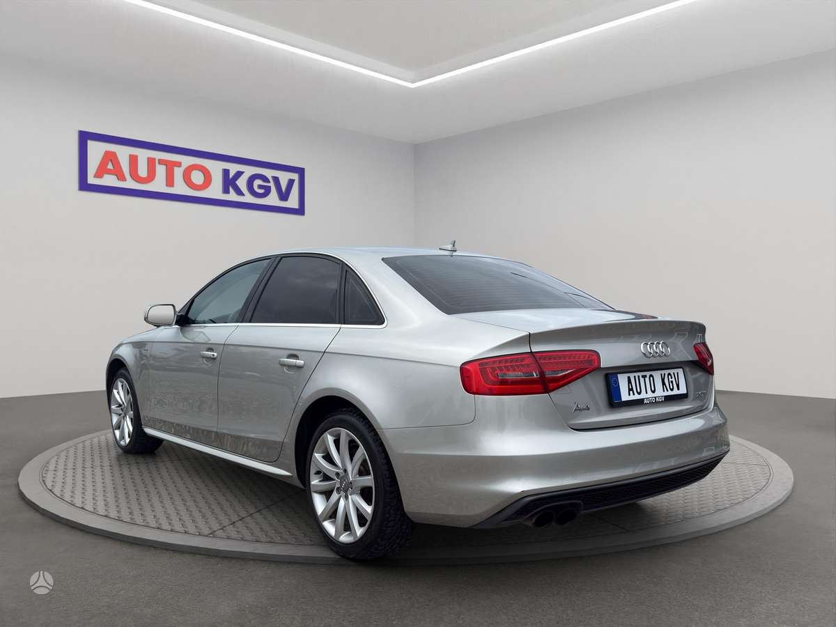 Audi A4, 2.0 l., Седан