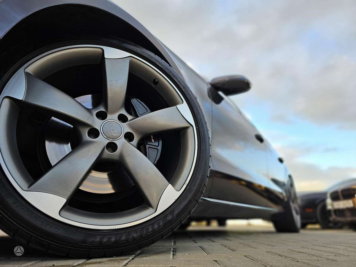 Audi A8, 3.0 l., Седан