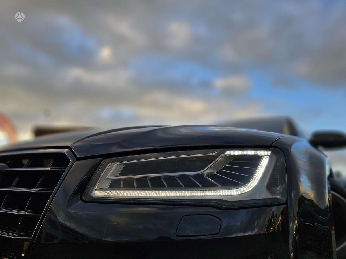 Audi A8, 3.0 l., Седан