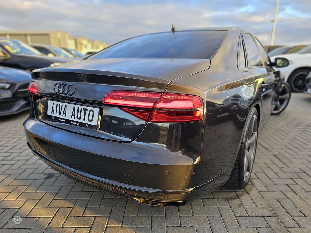 Audi A8, 3.0 l., Седан