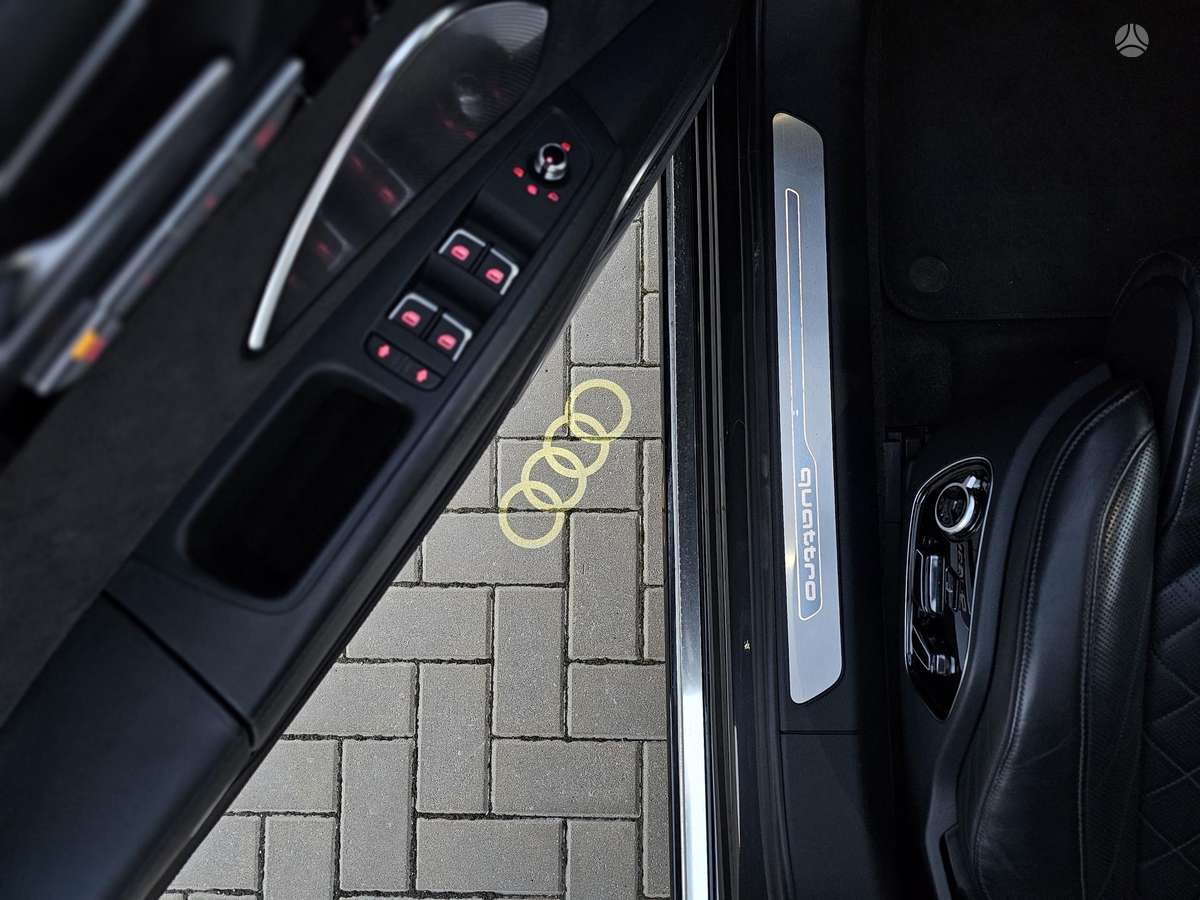 Audi A8, 3.0 l., Седан