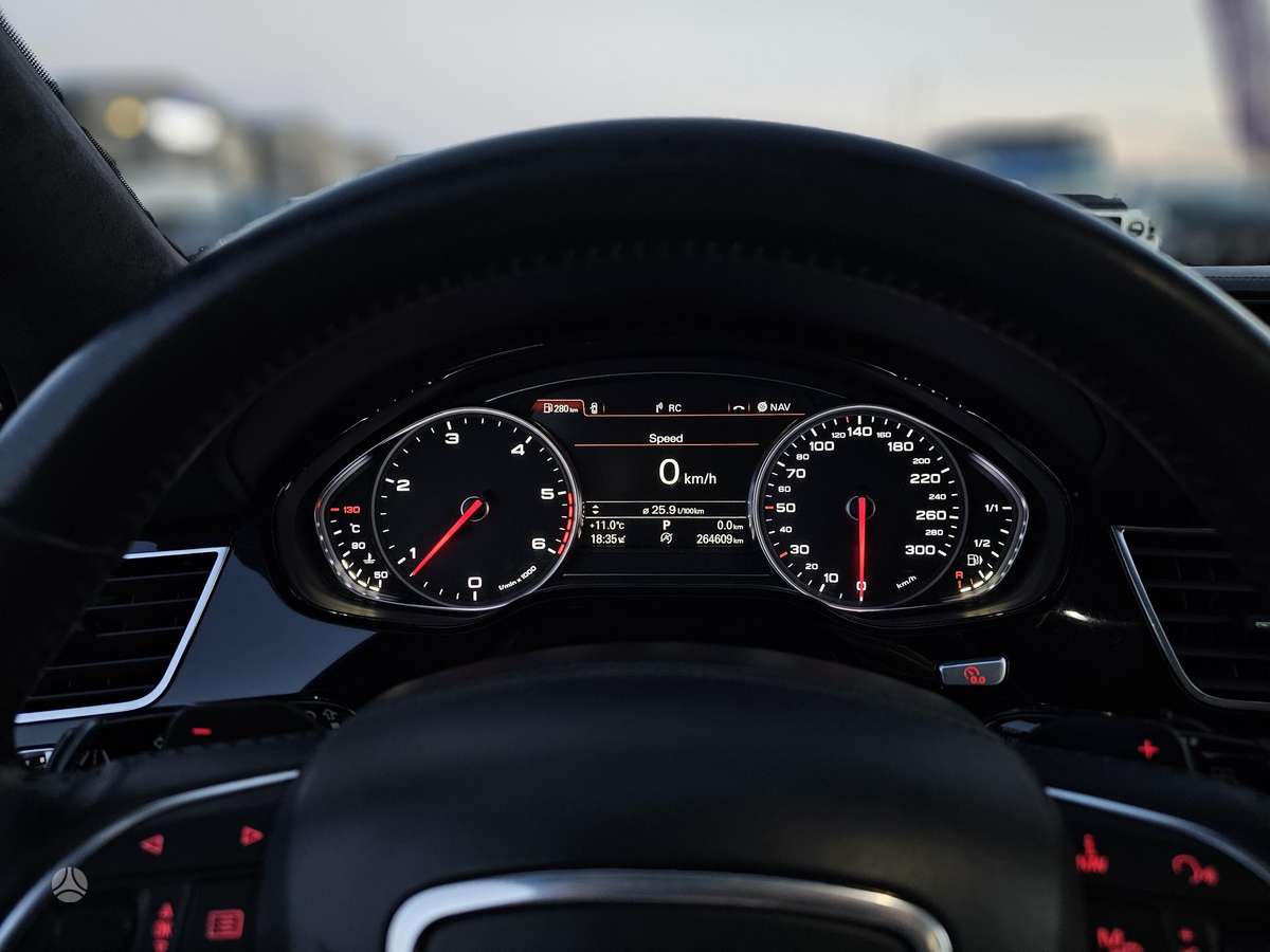 Audi A8, 3.0 l., Седан