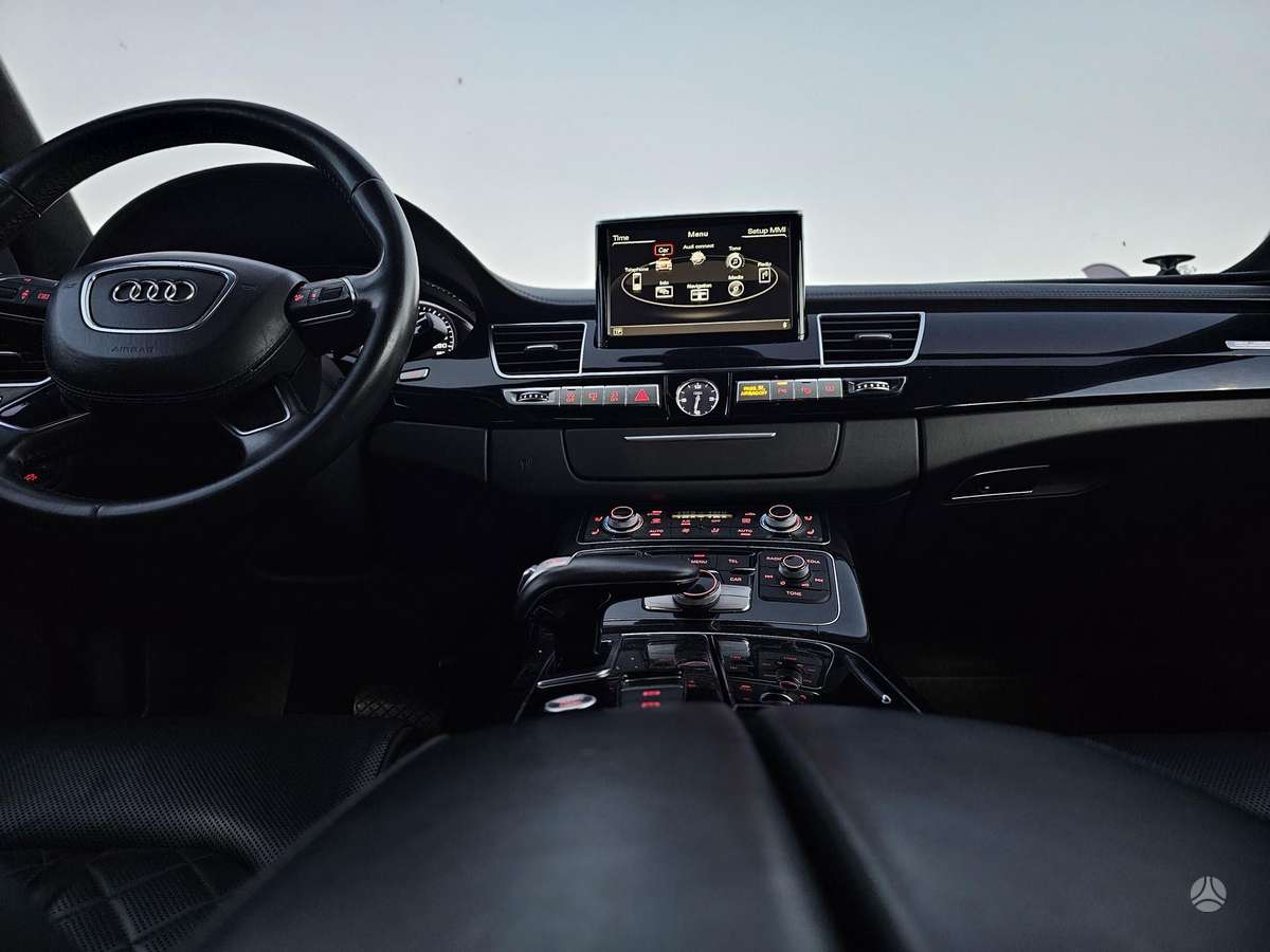 Audi A8, 3.0 l., Седан