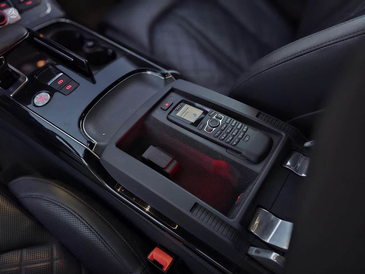 Audi A8, 3.0 l., Седан
