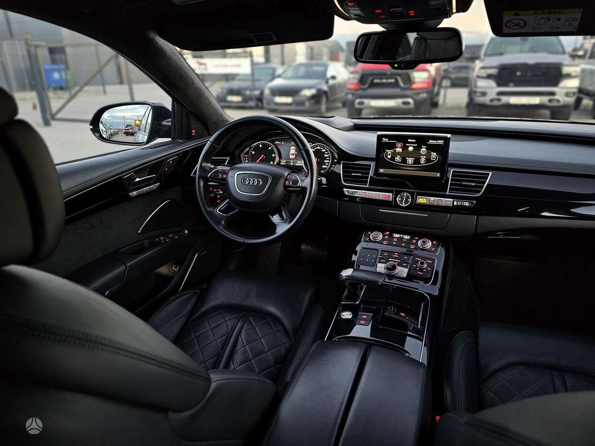 Audi A8, 3.0 l., Седан