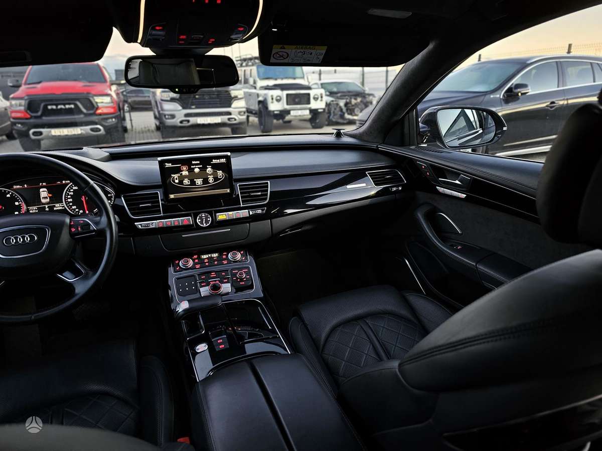 Audi A8, 3.0 l., Седан