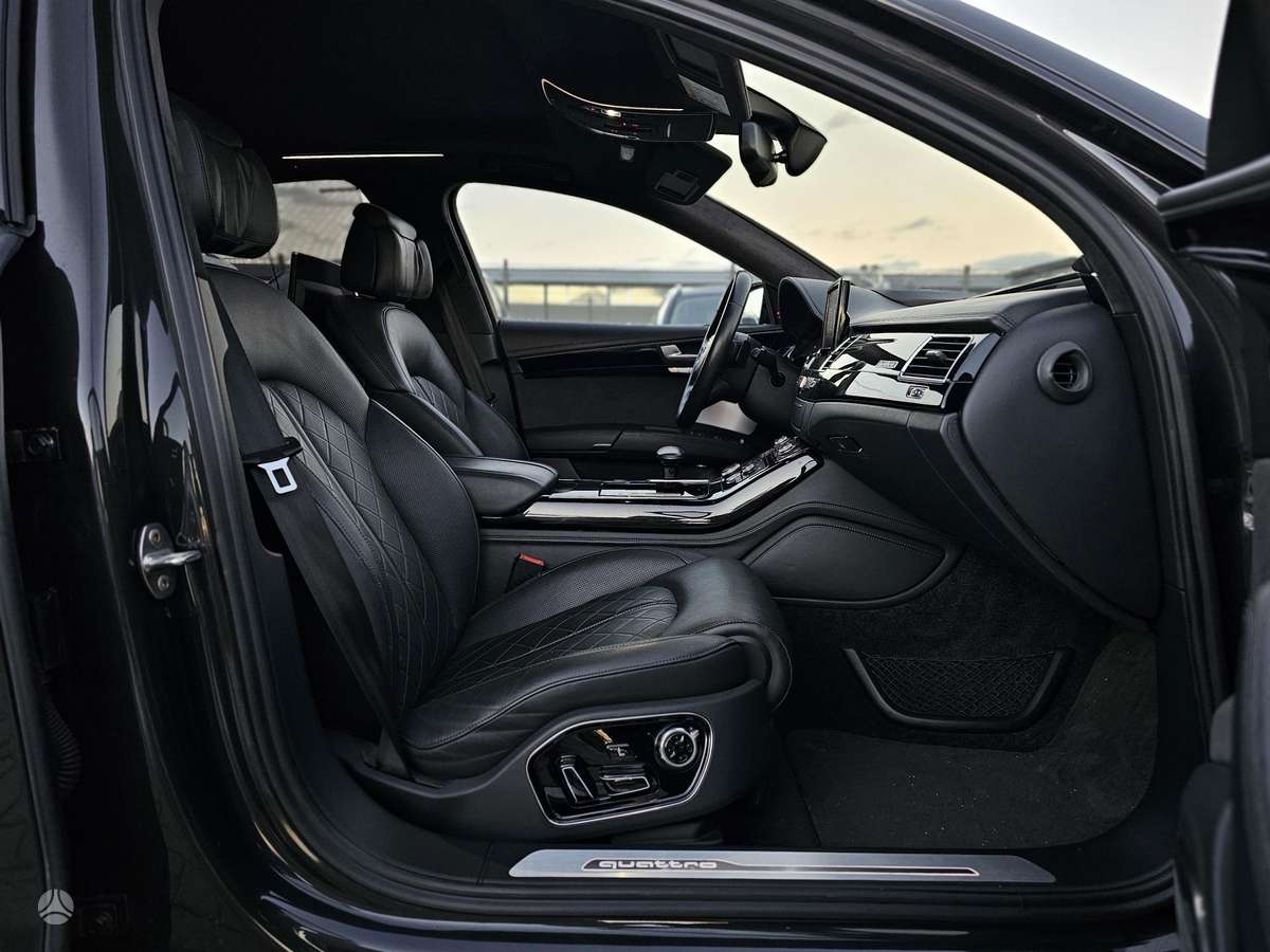 Audi A8, 3.0 l., Седан
