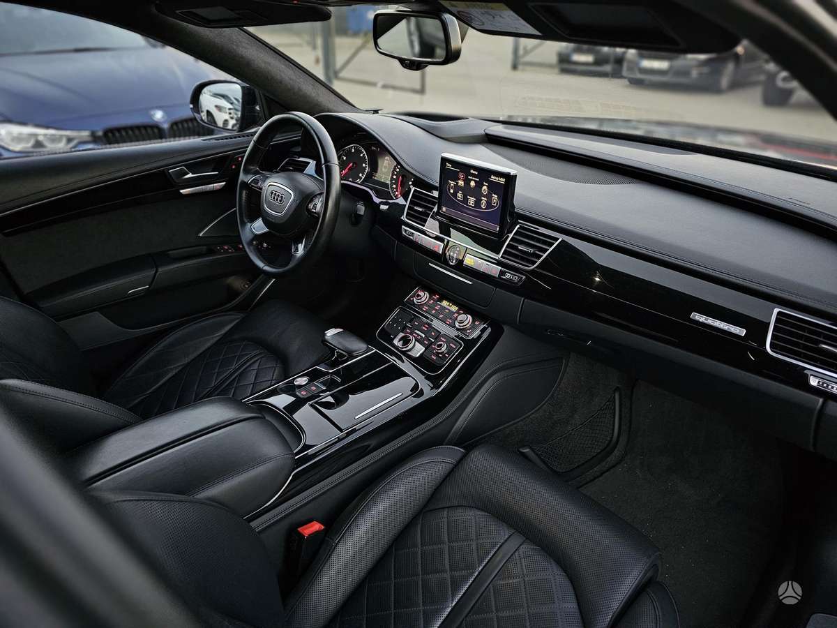 Audi A8, 3.0 l., Седан