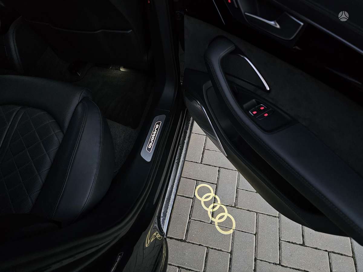 Audi A8, 3.0 l., Седан
