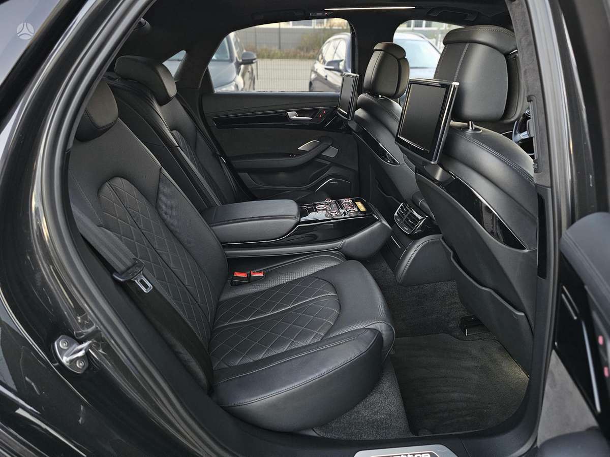 Audi A8, 3.0 l., Седан