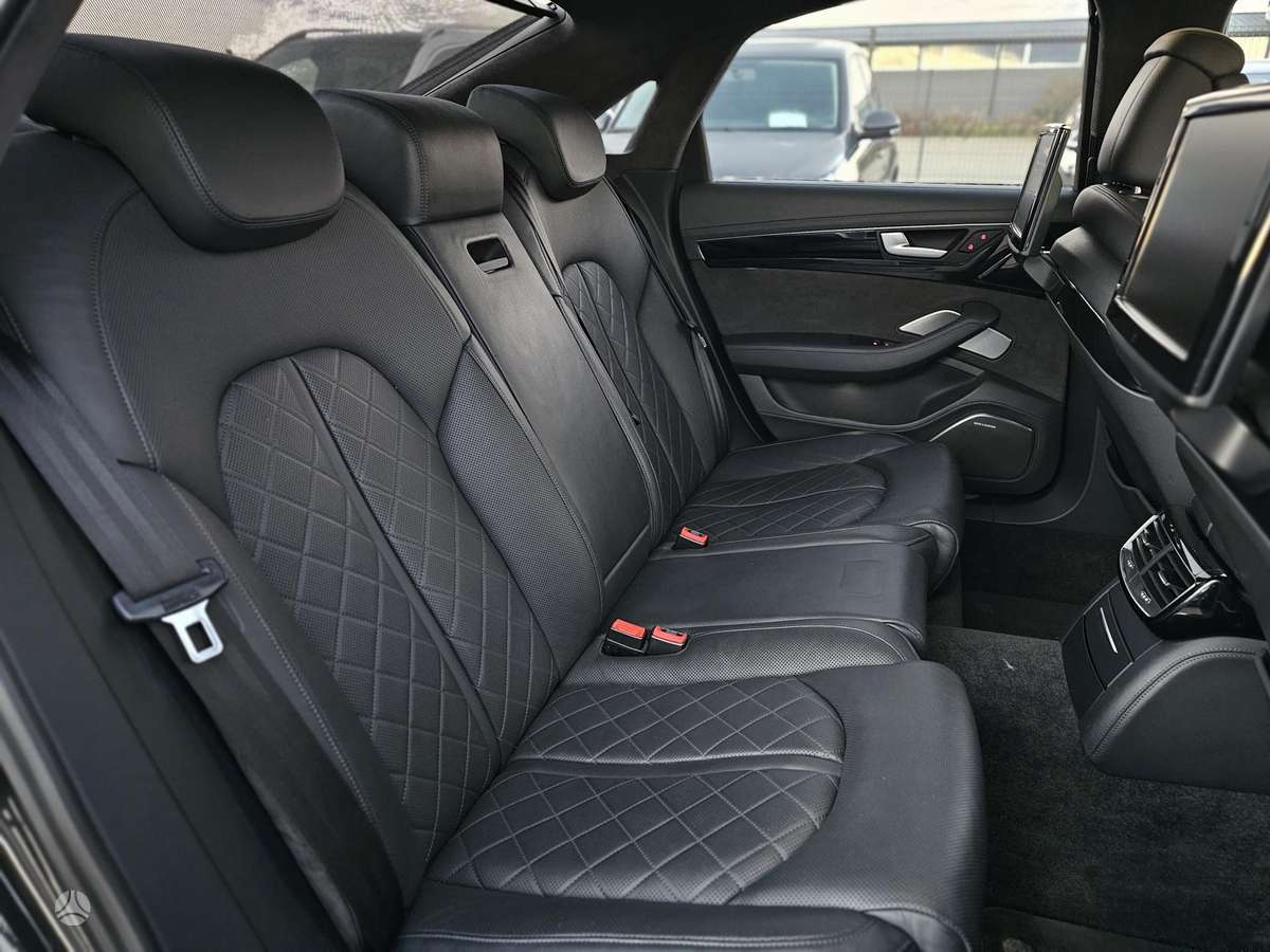Audi A8, 3.0 l., Седан