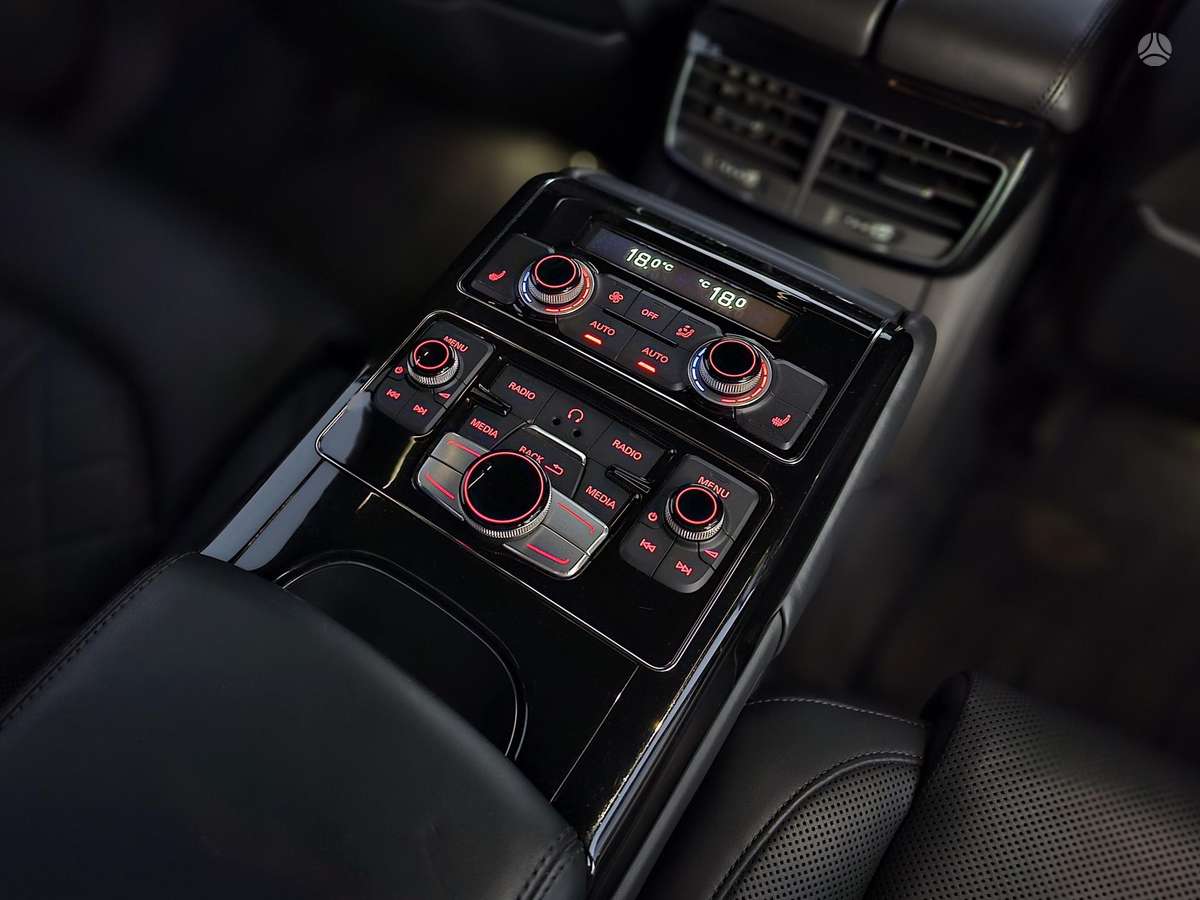 Audi A8, 3.0 l., Седан