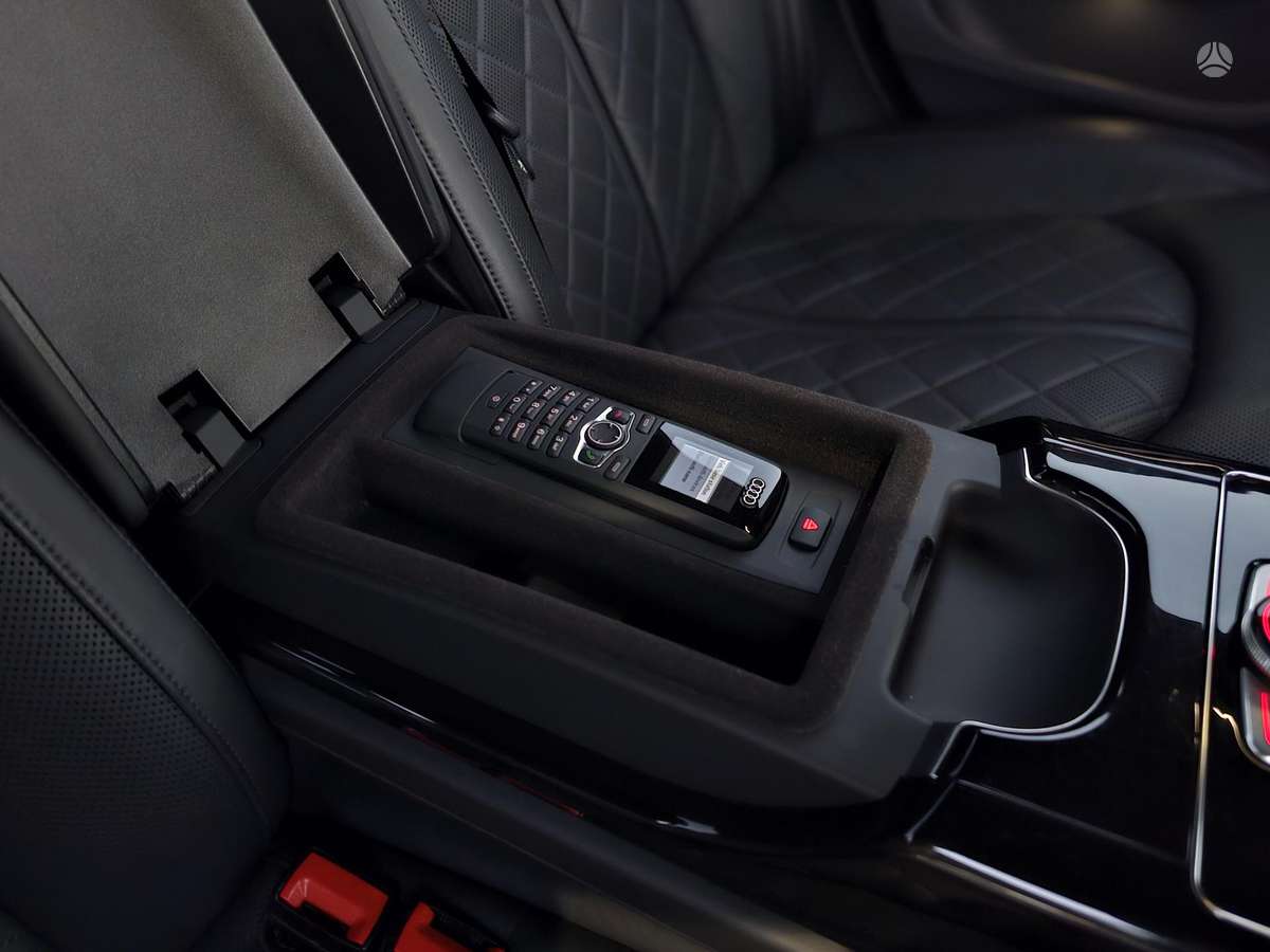 Audi A8, 3.0 l., Седан