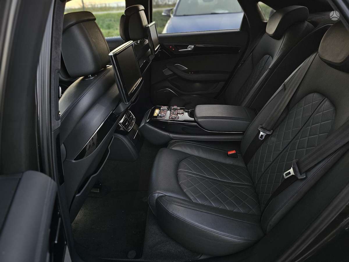 Audi A8, 3.0 l., Седан