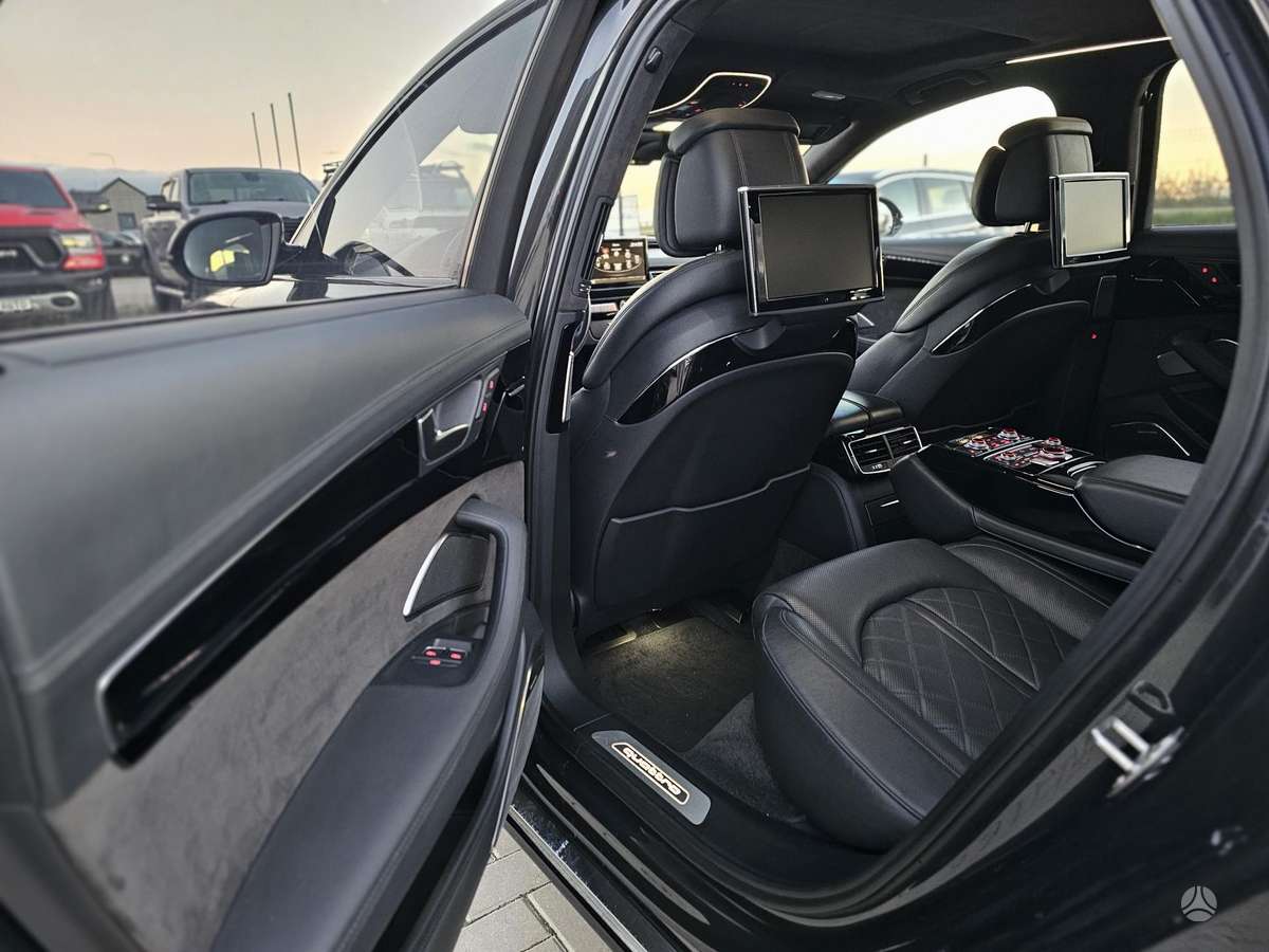 Audi A8, 3.0 l., Седан